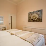 Bourgeois Apartment In Cultural Heritage Building By Ruterra